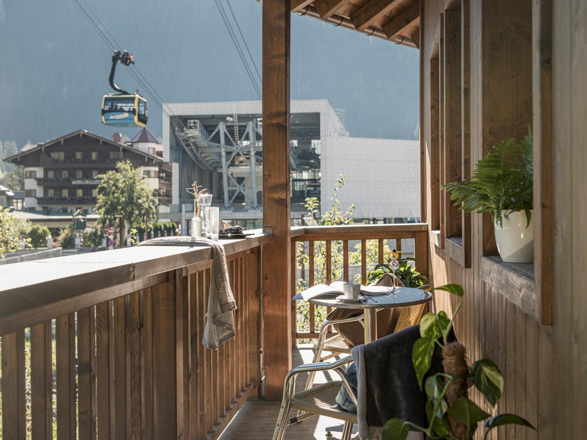 Apart Central - Premium Mountain&Garden Mayrhofen Exteriör bild
